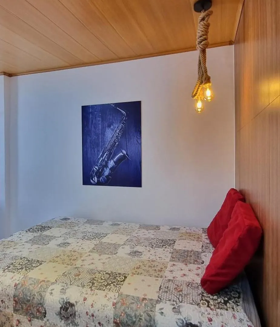 Apartamento Charmoso Perto Da Praia Dos Anjos アハイアウ・ド・カボ 0*,